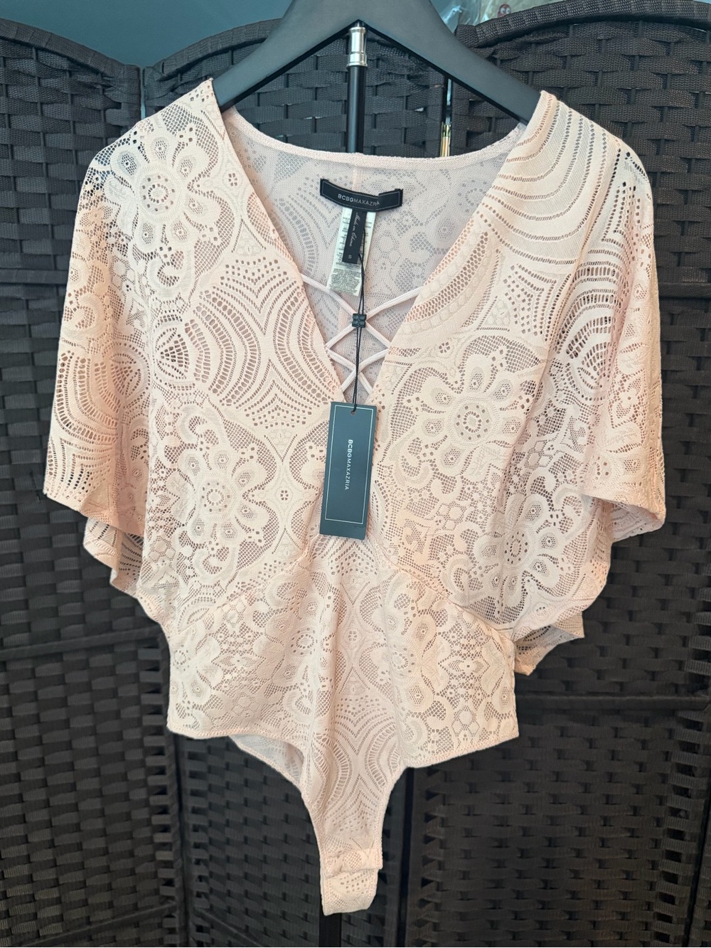 BCBGMaxAzria BEATA Blush Lace V-Neck Bodysuit SMALL NWT!